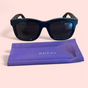 AUTHENTIC New never worn with case Gucci sunglasses